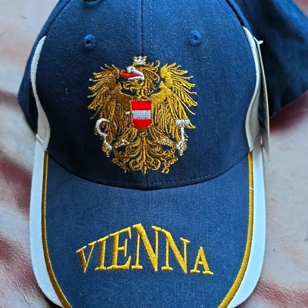 VIENNA Austria Crest Coat of Arms Shield Golf Cap Hat Strap back Canvas NWT